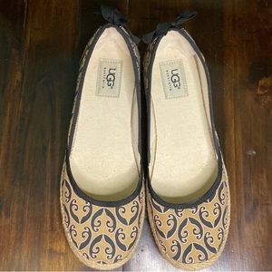 🌼🩰 UGG Ballerina Navy & Tan Flats - size 8
